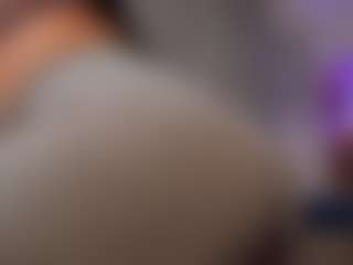 Miisscanela MILF webcam performer live streaming