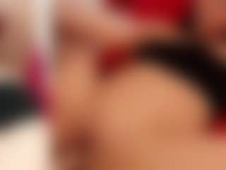 Miisscanela MILF webcam performer live streaming
