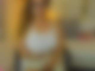 Live cam show with gisela27 - Glasses on CamwithHer