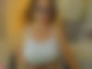 Live cam show with gisela27 - Glasses on madthumbs