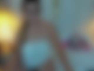 Live cam show with gisela27 - Glasses on Fling VIP Chat