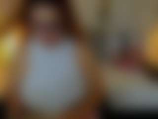 Live cam show with gisela27 - Glasses on Camsoda