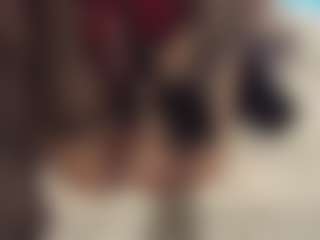 Live cam show with miabella - Smoke on Mixed Magazine Live