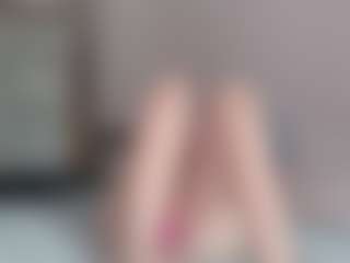 Live cam show with Alicia-Sage - Granny Blonde Hair on alttransgirls