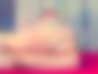Live cam show with Julia Davis - Masturbate on Camsoda