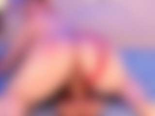 Live cam show with Julia Davis - Interactivetoy Teen (18+) on Free Soda