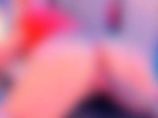 Live cam show with Julia Davis - Camel Toe on Camsoda