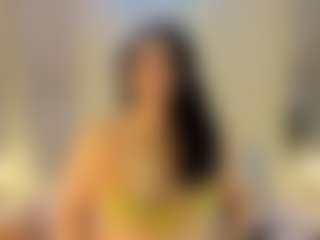 Live cam show with Julia Davis - Interactivetoy Teen (18+) on Camsoda