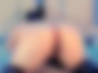 Julia Davis's Live Sex Cam Show