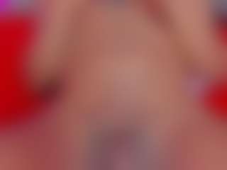 Live cam show with LuciaSex - Average on Camsoda