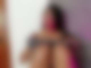 Live cam show with LuciaSex - Black Hair on Dare Cams
