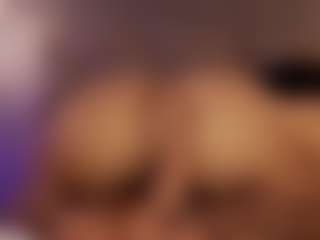 Live cam show with Renatta Cruz - Bush on Camsoda