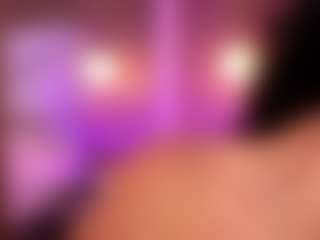 Live cam show with Renatta Cruz - Bush on xfollow cams