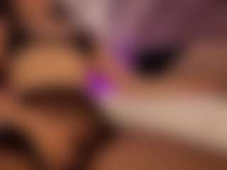 Live cam show with Renatta Cruz - Bush on crypto-cams