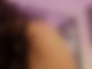 Live cam show with Renatta Cruz - American Petite on TeamSkeetLive | colombia