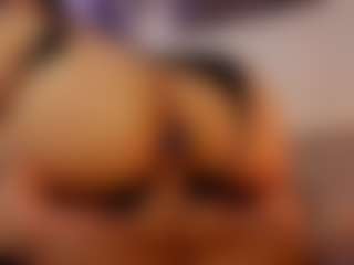 Live cam show with Renatta Cruz - Petite Toys on LiveSexCams6
