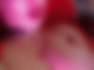 Live cam show with RubyLynxx - Wife on StripNow