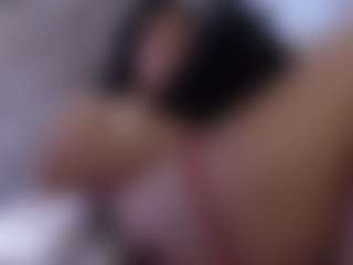 Live cam show with kinky-mia - Gagging on Camming Site