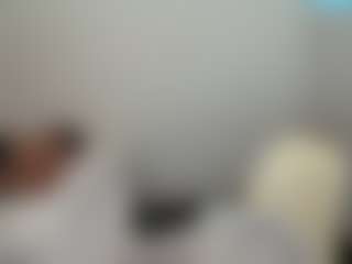 Live cam show with salomeemilf - Athletic Middle Aged on Hubzter Live
