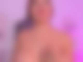 Live cam show with brenda-becker - Public on Camsoda