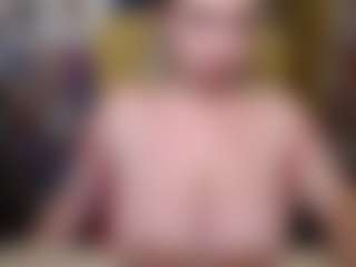 imthinkaboutu MILF webcam performer live streaming