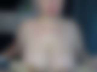 imthinkaboutu MILF webcam performer live streaming