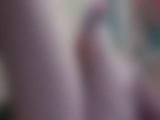 Live cam show with SashaCummings - Lean on CamwithHer