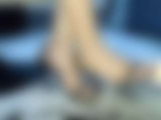 Live cam show with Assya - Camel Toe on Camsoda