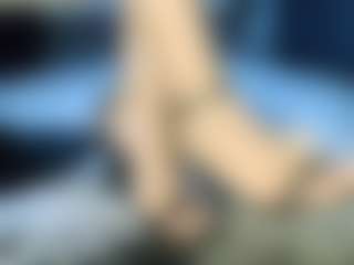 Live cam show with Assya - Camel Toe on Fling VIP Chat