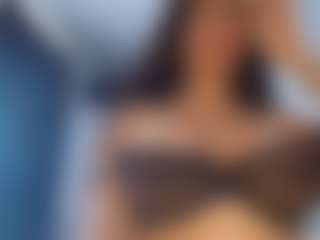 Live cam show with Assya - Bikini on madthumbs
