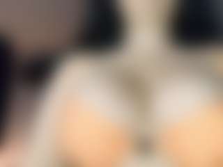 Live cam show with Assya - Camel Toe on Hubzter Live