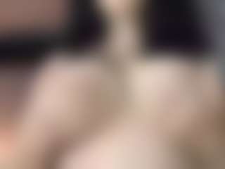 Show de cam en vivo con Assya - Butt Plug en Camsoda