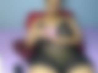 Live cam show with MissMimmi69 - Brown Hair on Mixed Magazine Live