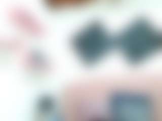 andrea-safeira's Live Sex Cam Show