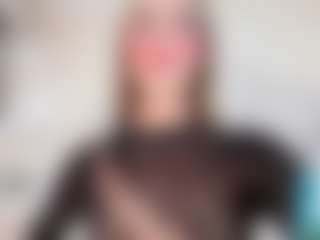 Live cam show with Barbienicolle - Flat Chested on livesuperchat.net