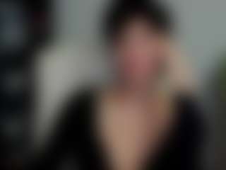 Live cam show with passionSARAH - Shorthair on live18s.com