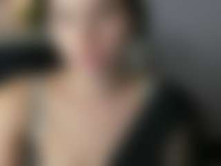 Live cam show with passionSARAH - Sph on Camsoda