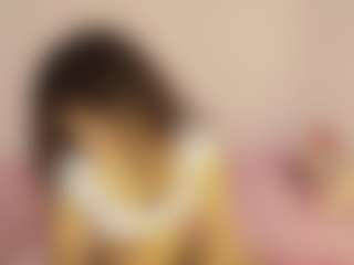 Live cam show with WinniferGonzalez - Living Room on Dare Cams