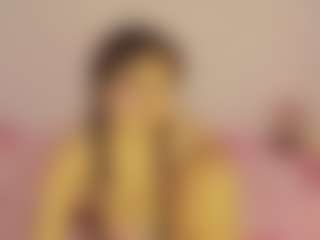 Live cam show with WinniferGonzalez - Nipple Piercings on StripNow