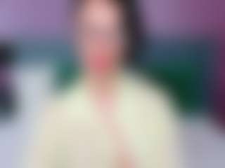 Live cam show with CarlaReys - Outside on Camsoda