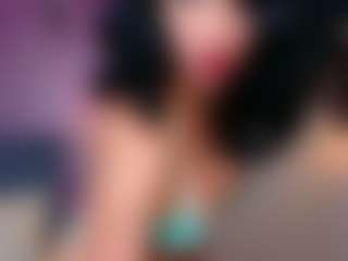 Live cam show with CarlaReys - Oil on Camsoda