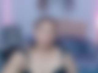 Live cam show with martina-miilf - Average on Camsoda