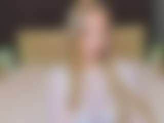 Show live cam dengan StacyYellig - Living Room di Camsoda