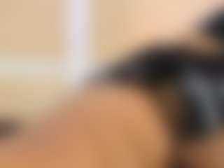Live cam show with Your_big_ebony_goddess - Living Room on TottyGirls