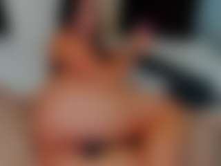 Live cam show with AnysaReyes - Erotic Dance on Mixed Magazine Live
