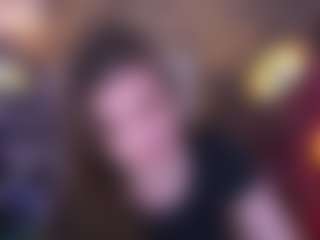 Live cam show with EmmyCharm - Bikini on CamwithHer