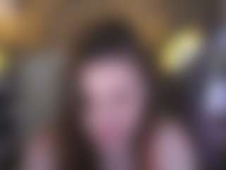 Live cam show with EmmyCharm - Bikini on Milfs Live