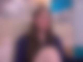 Live cam show with EmmyCharm - Striptease Latina on Latina Girls