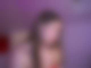 Live cam show with EmmyCharm - Camel Toe on madthumbs