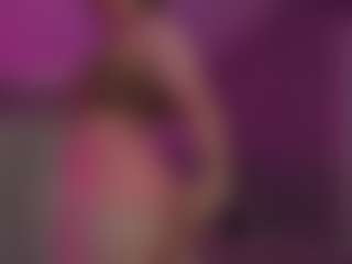 Live cam show with EmmyCharm - Petite on Camsoda